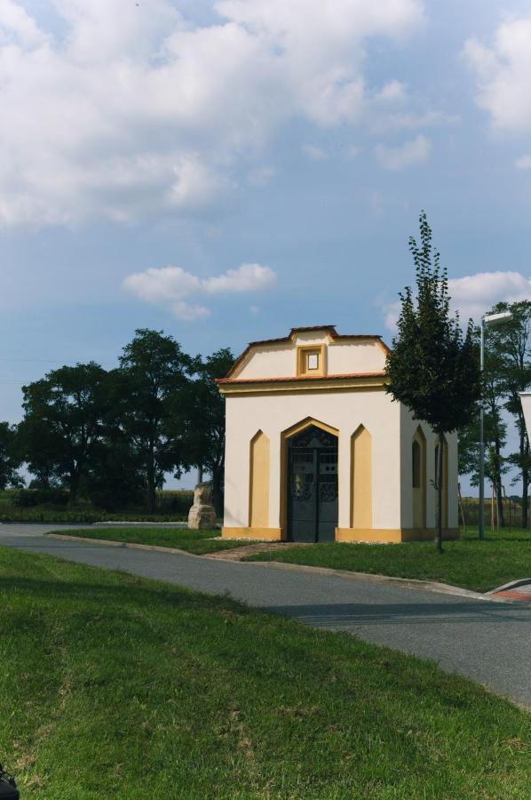 Ubytovani Na Sklipku Jevisovka Exteriör bild